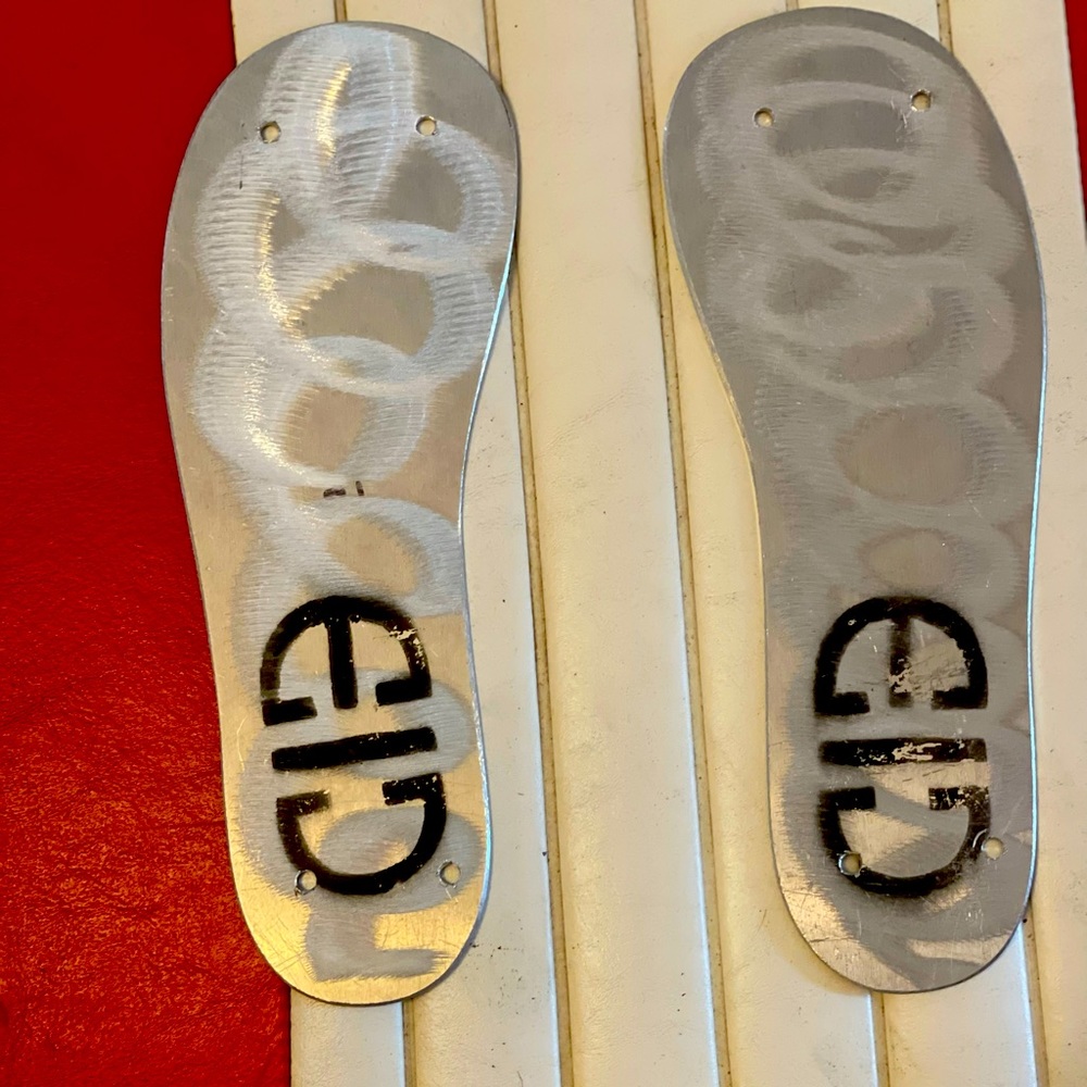 CIB - Roller Skating Aluminum plate 🛼